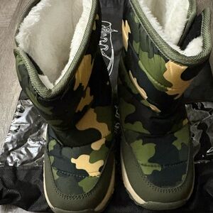 Kids Camouflage Snow Boots